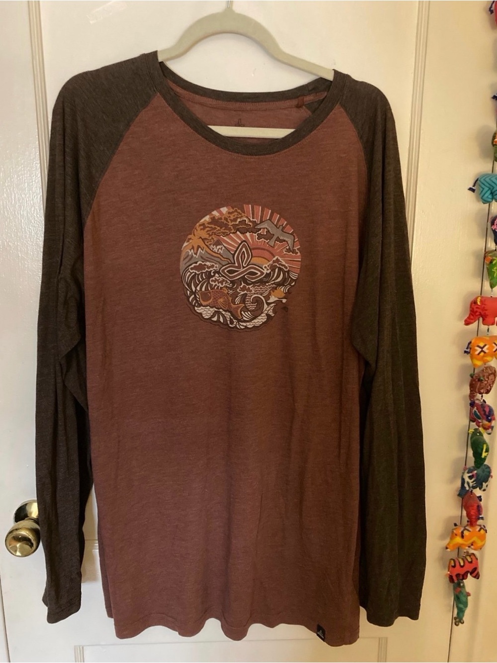 PrAna Long Sleeve Graphic Shirt XXL, brown/rust, nature, ocean, bird, fish